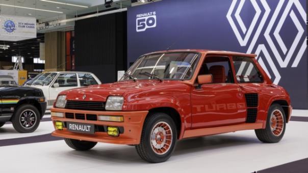 RENAULT FEIERT DEN 50. GEBURTSTAG DES RENAULT 5 AUF DEM SALON RÉTROMOBILE